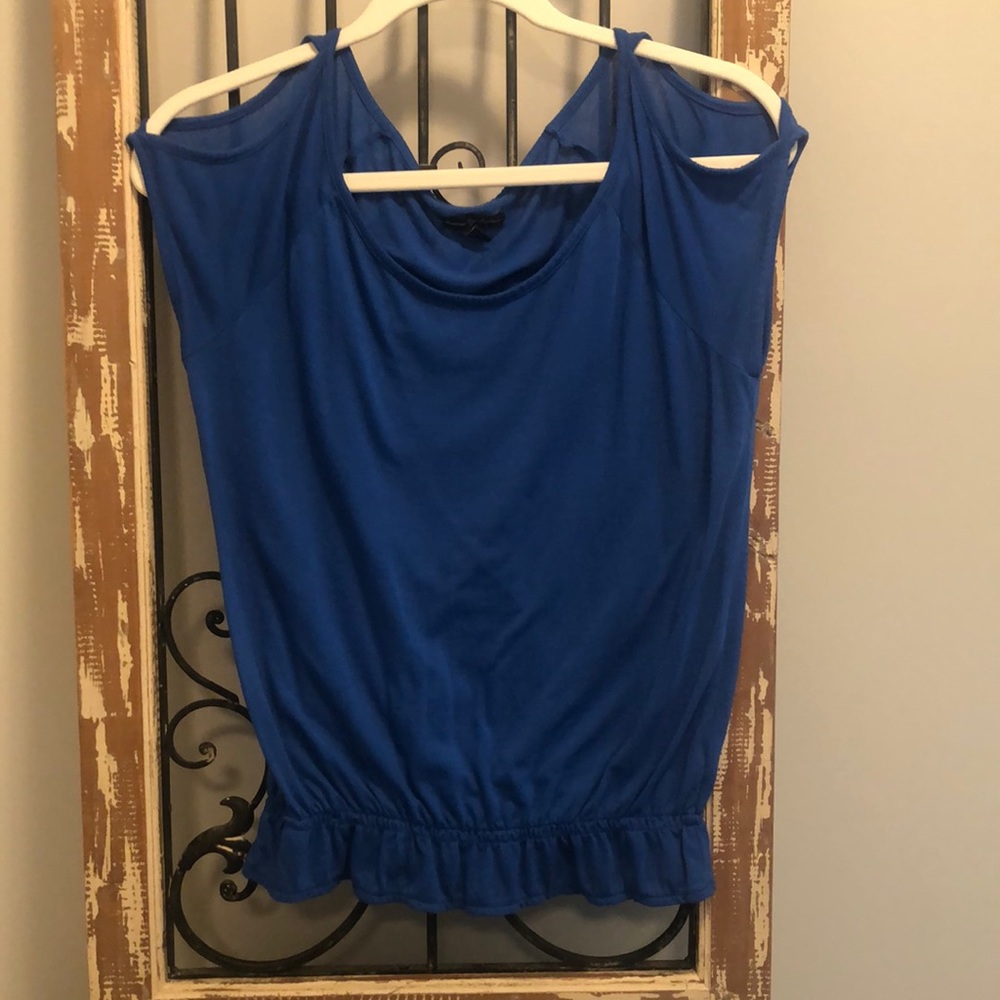 American eagle size medium blue top.